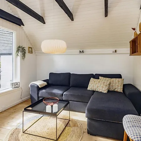 4 Person In Karrebaeksminde-by Traum *